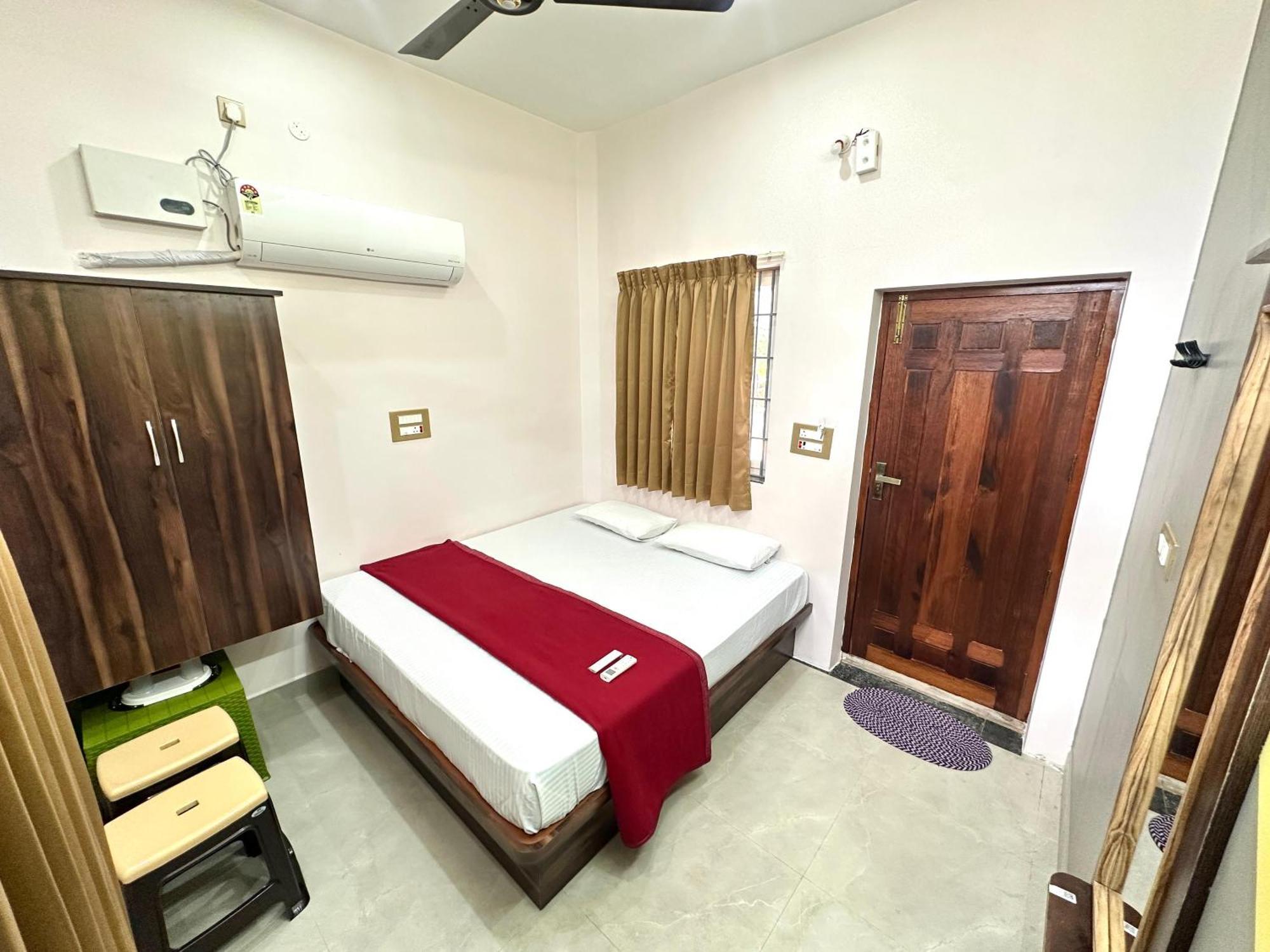 Om Lingeswaran Home Stay Tiruvannāmalai Exterior foto
